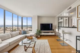 Photo #5: 426107229 Listing