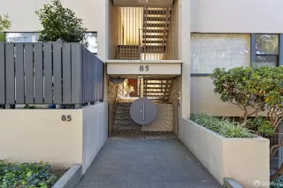 Photo #2: 426107244 Listing