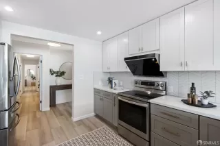 Photo #6: 426107244 Listing