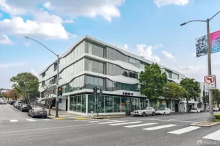 Photo #3: 426107326 Listing