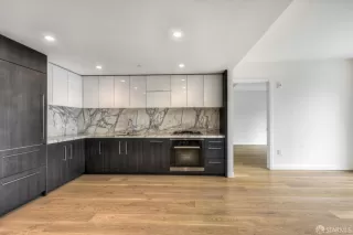 Photo #6: 426107326 Listing