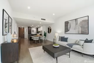 Photo #3: 426107376 Listing 