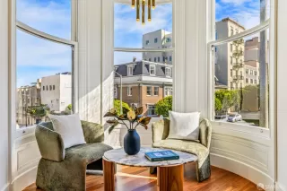 Photo #3: 426107412 Listing