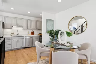 Photo #4: 426107520 Listing