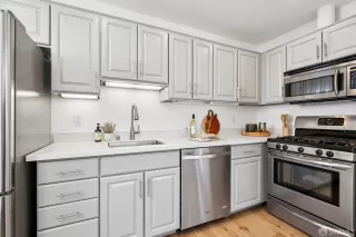 Photo #6: 426107520 Listing