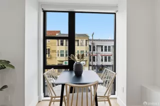 Photo #4: 426107590 Listing