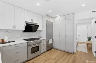 Photo #6: 426107590 Listing