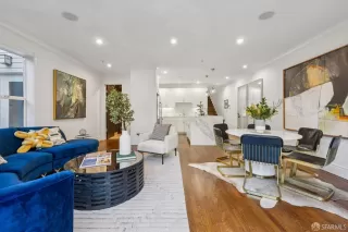 Photo #4: 426107765 Listing