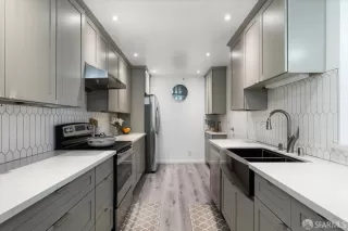 Photo #2: 426107826 Listing