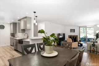 Photo #3: 426107826 Listing