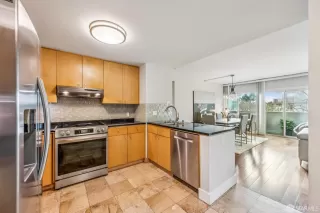 Photo #4: 426107985 Listing