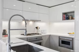 Photo #5: 426108011 Listing 