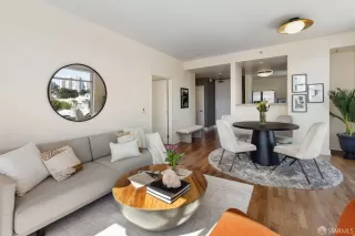 Photo #2: 426108028 Listing 