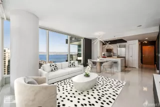 Photo #2: 426108033 Listing