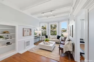 Photo #2: 426108134 Listing