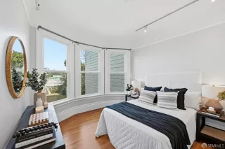 Photo #5: 426108134 Listing