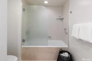 Photo #6: 426108439 Listing 