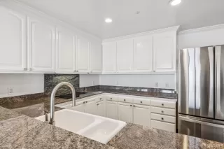 Photo #6: 426108470 Listing