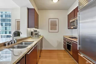 Photo #5: 426108650 Listing