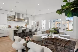 Photo #1: 426109202 Listing 