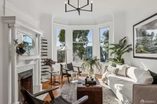 Photo #1: 426109439 Listing 