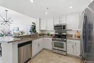 Photo #5: 426109541 Listing 