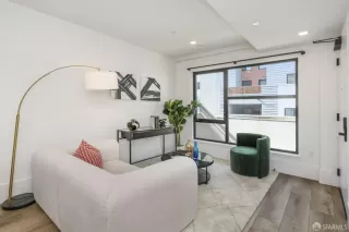 Photo #2: 426109655 Listing 