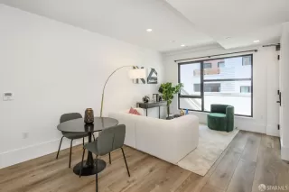 Photo #3: 426109655 Listing 