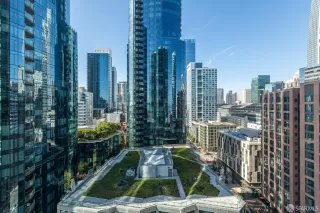 Photo #2: 426109871 Listing