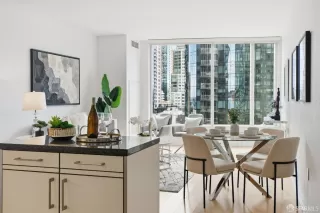 Photo #3: 426109871 Listing