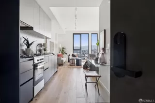 Photo #3: 426109888 Listing 