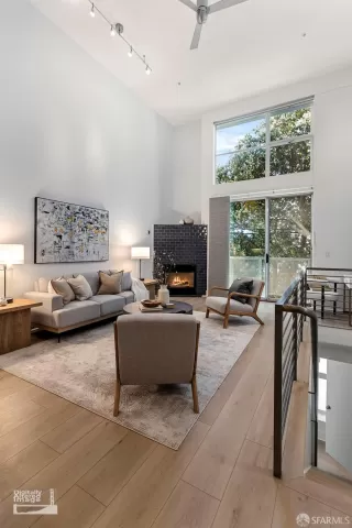 Photo #4: 426109912 Listing 