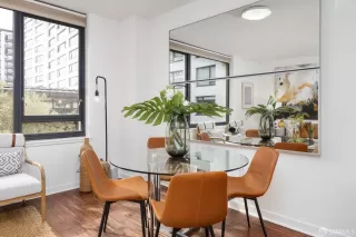 Photo #2: 426109992 Listing 