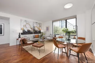 Photo #3: 426109992 Listing 