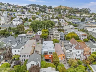 Photo #2: 426110093 Listing 