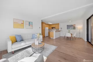 Photo #5: 426110717 Listing 