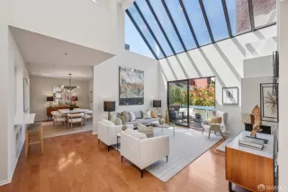 Photo #2: 426110771 Listing 