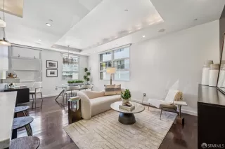 Photo #2: 426110946 Listing