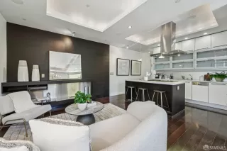 Photo #3: 426110946 Listing