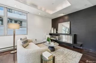 Photo #6: 426110946 Listing