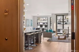 Photo #2: 426111002 Listing 