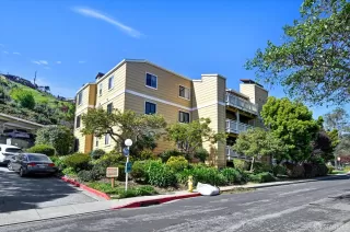 Photo #5: 426111032 Listing 