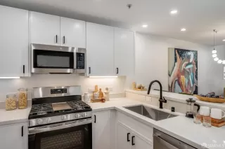 Photo #6: 426111105 Listing 