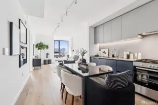 Photo #1: 426111281 Listing 