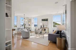 Photo #3: 426111436 Listing