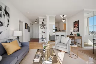 Photo #6: 426111436 Listing