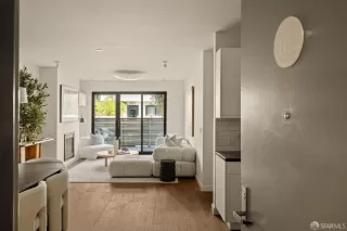 Photo #2: 426111637 Listing