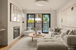 Photo #5: 426111637 Listing