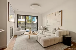 Photo #6: 426111637 Listing