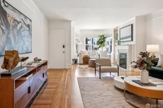 Photo #4: 426111734 Listing